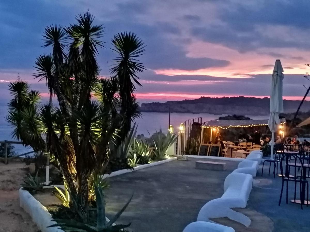 Beachfront Seaview Litoralmar Apt, Fast Wifi, Airco, Pool, Private Parking Portimão Esterno foto