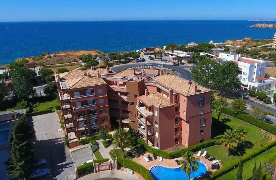 Beachfront Seaview Litoralmar Apt, Fast Wifi, Airco, Pool, Private Parking Portimão Esterno foto